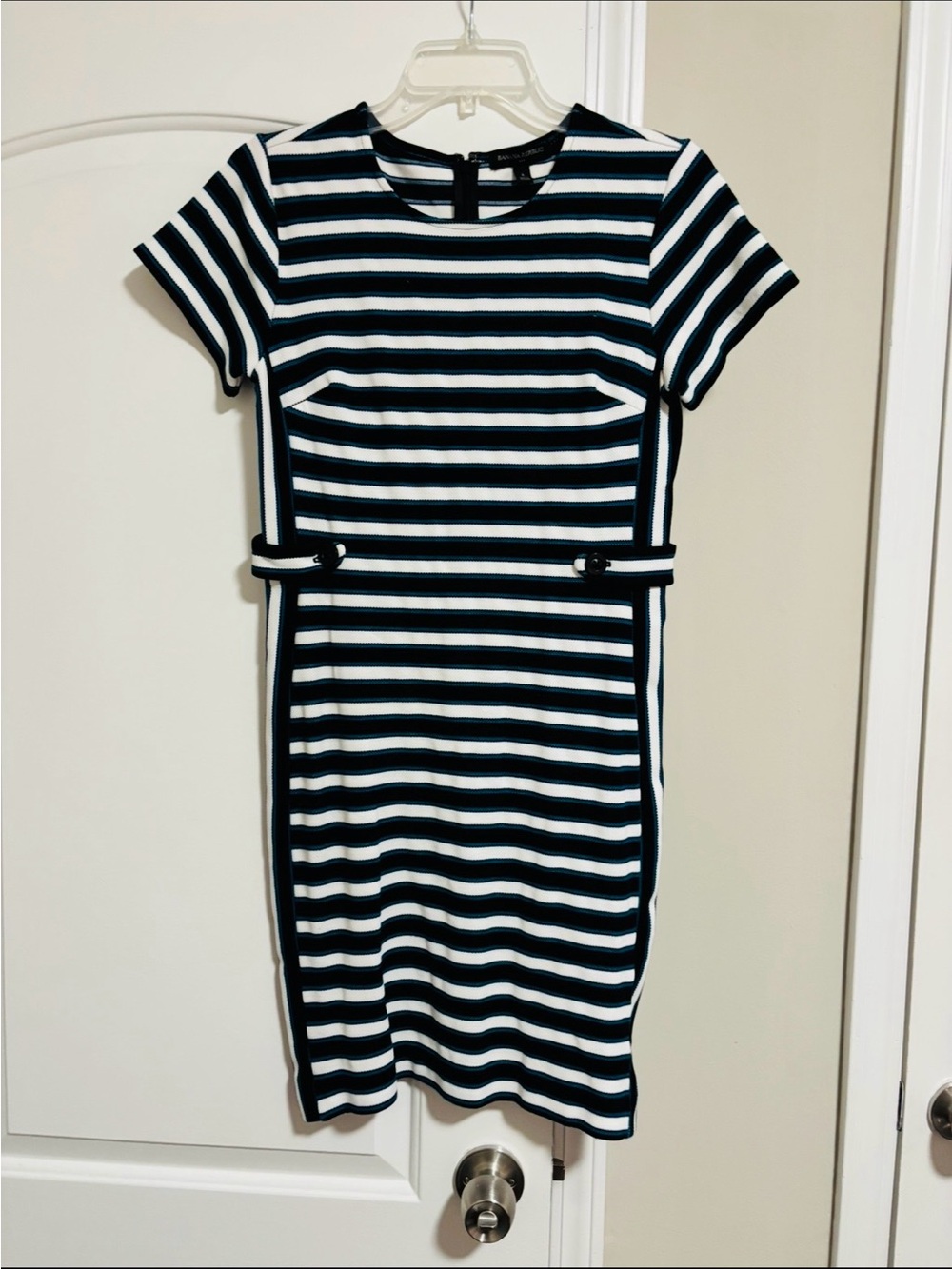 BANANA REPUBLIC, Striped Black and White Short Sleeve Sheath Dress, Size 6